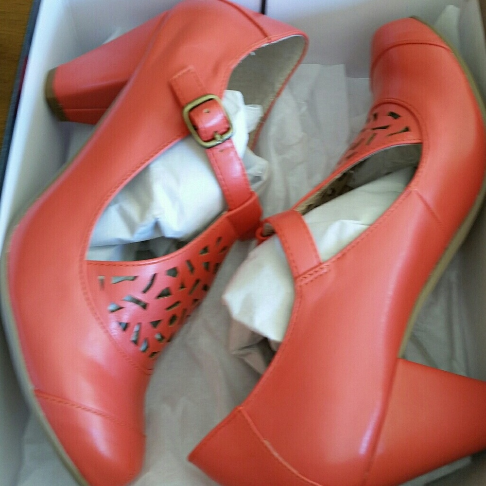 Chelsea crew t-strap shoes